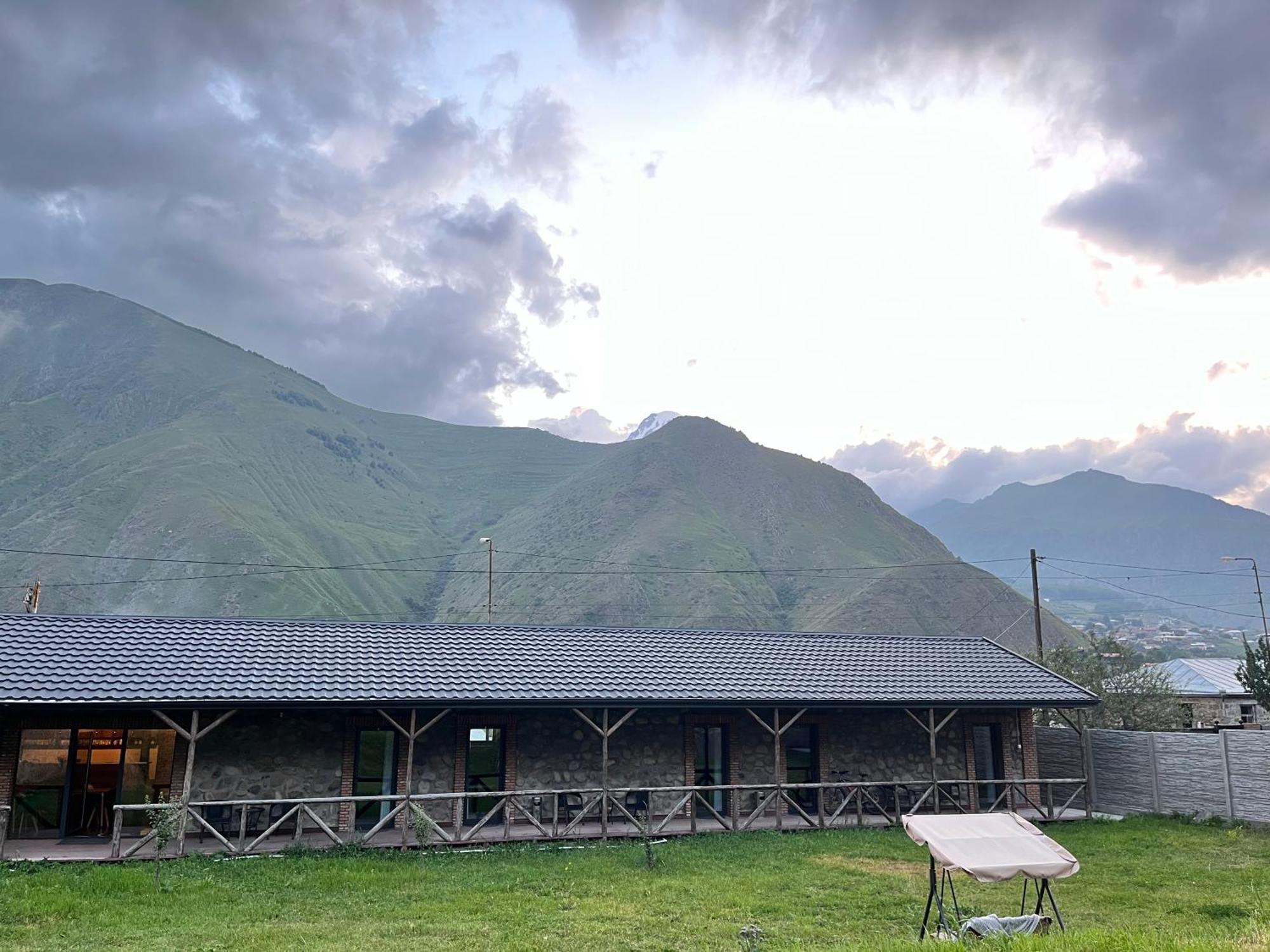 Inn Harmony Kazbegi Exterior foto